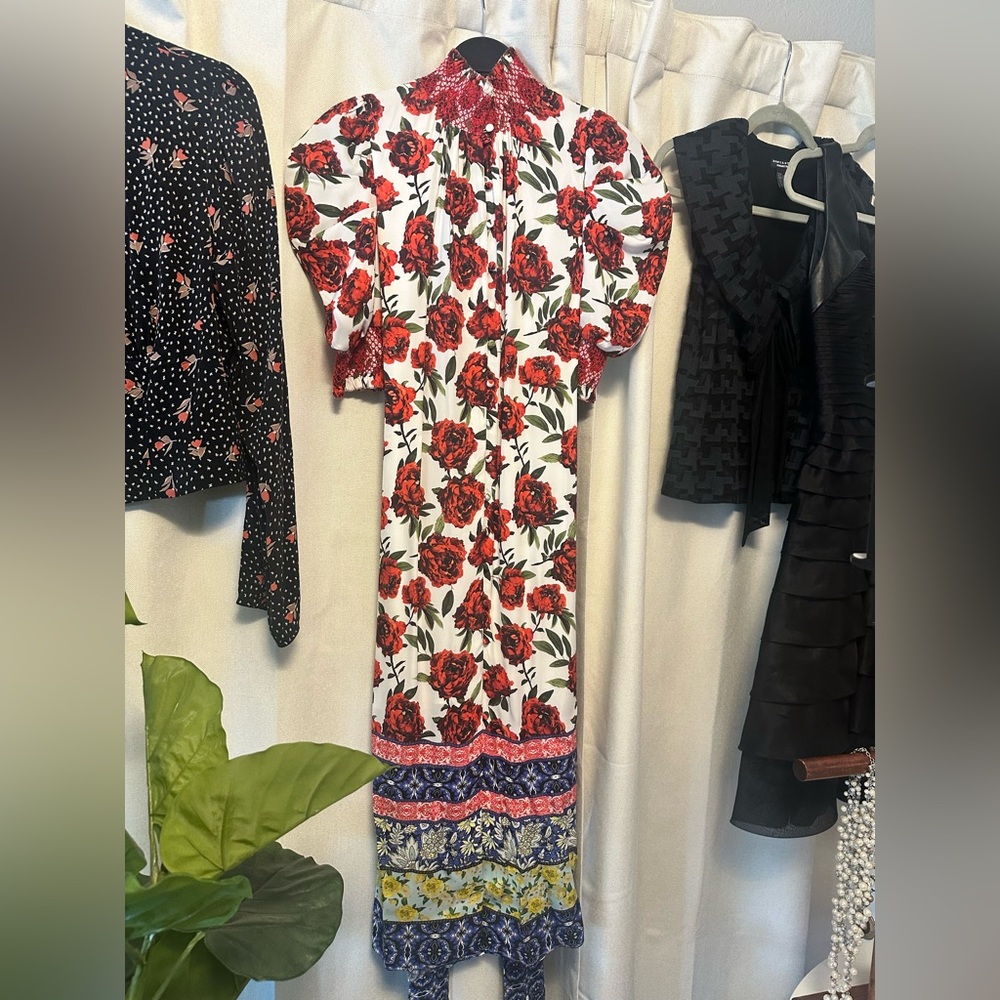 Alice + Olivia Silva Floral Mock Neck
Midi Dress sz 2